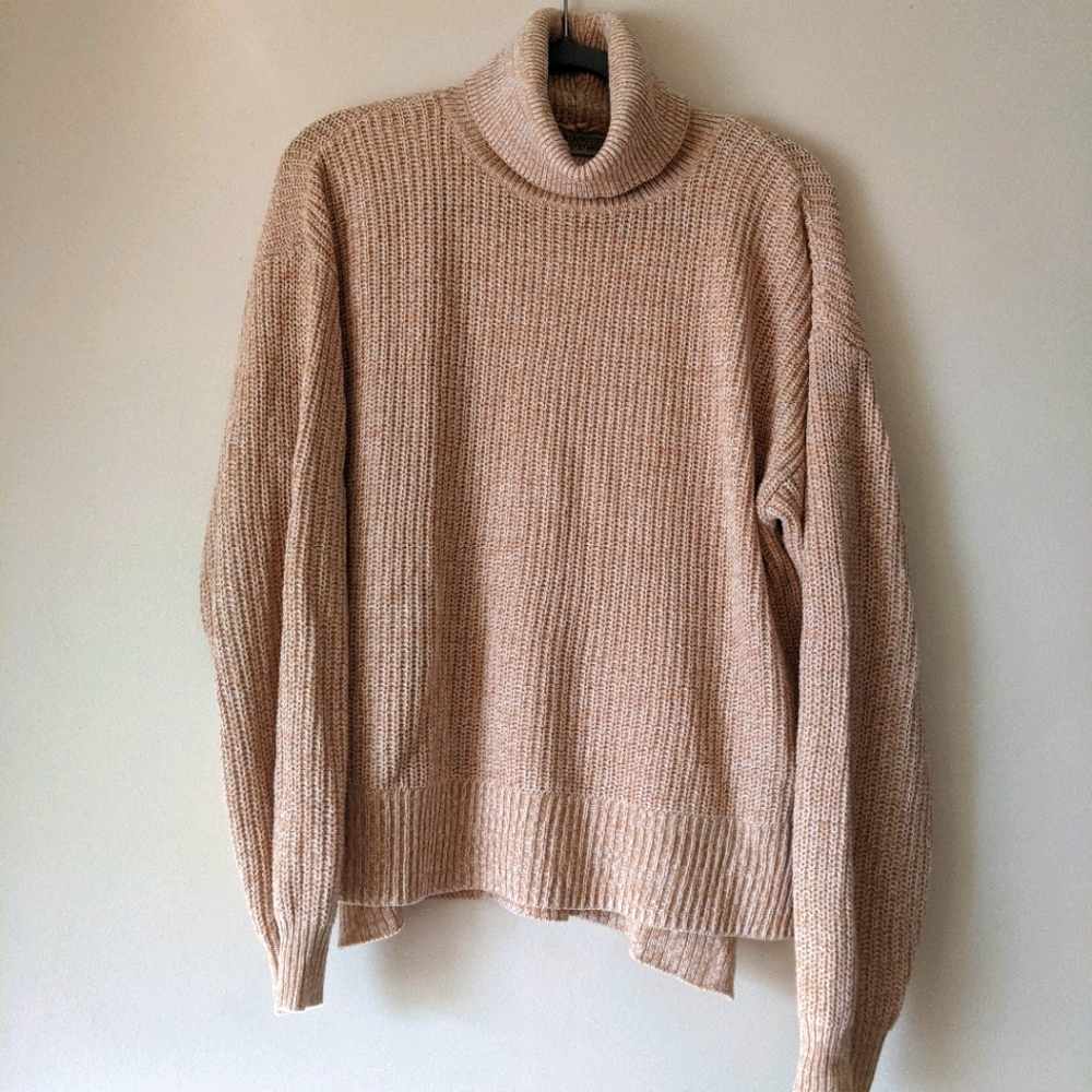 ❌SOLD❌ UO Gold Turtleneck Sweater